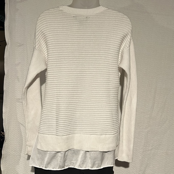 Simply Vera Asymmetrical Sweater - Picture 3 of 4
